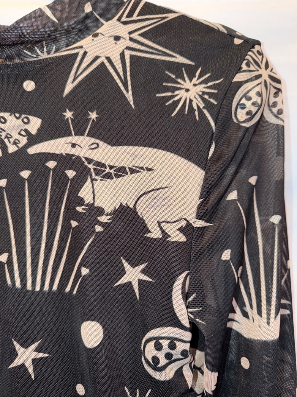 Farm Rio Black & Cream Celestial Long Sleeve Top, SZ M, PTP 16”, (T1-360) - Picture 6 of 15